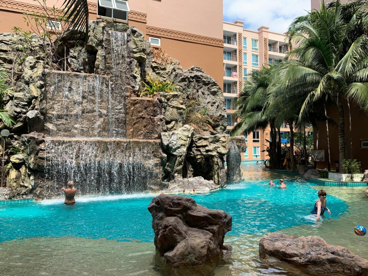 Atlantis Condo Resort Pantai Jomtien Bagian luar foto