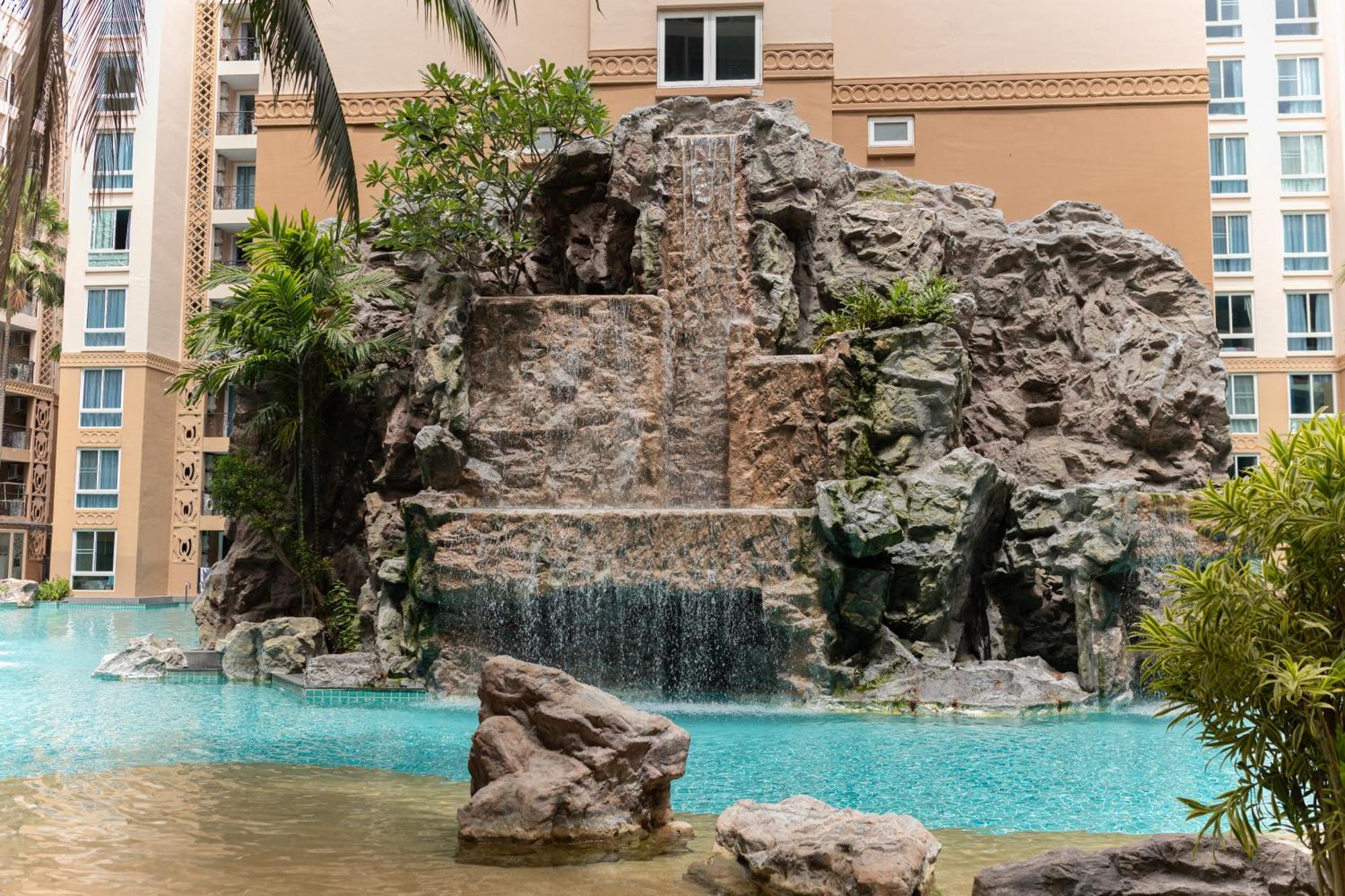 Atlantis Condo Resort Pantai Jomtien Bagian luar foto